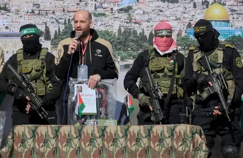 Gazze ateşkesi: Hamas dört rehinenin cesedini teslim etti, Filistinli tutuklular serbest bırakılıyor