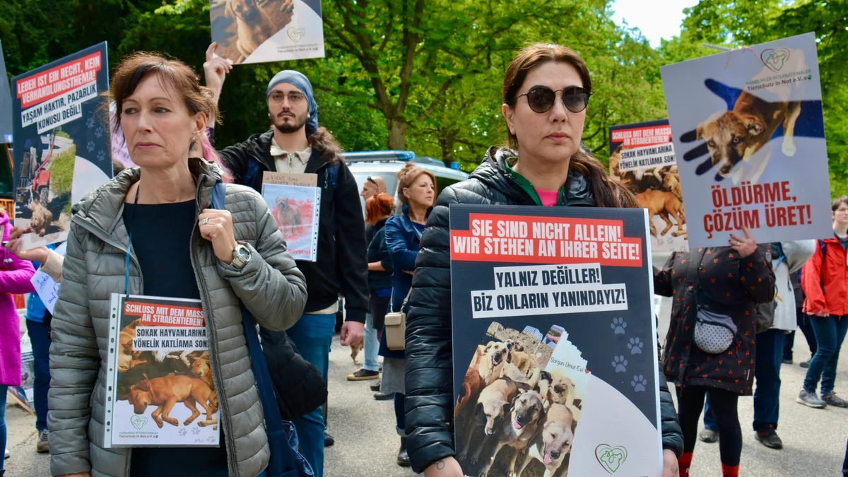 Hamburger Protest gegen die Tötung von Tieren in der Türkei