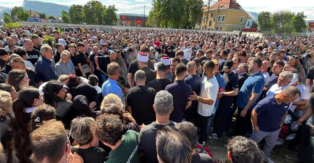 Graz’daki Okul Saldırısında Ölen Müslüman Öğrencilere Veda