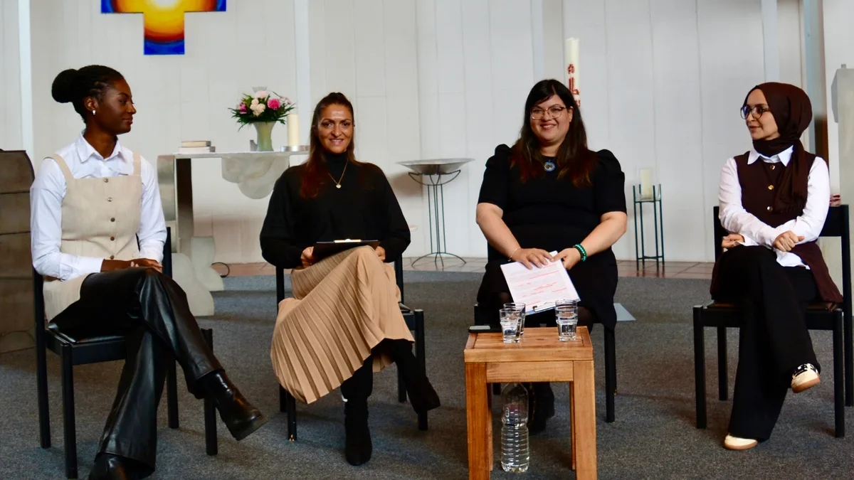 Hamburg’daki Panelde Çok Dillilik ve Toplum İlişkisi Ele Alındı