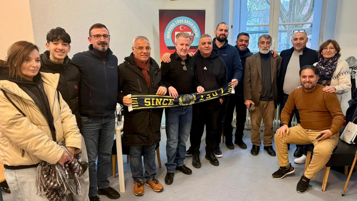 Fenerbahçeliler Hamburg’da Kulaklara Ses Oldu