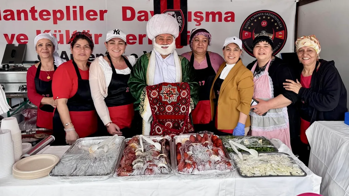 Hamburger Kocatepe-Moschee würdigt 40 Jahre gemeinsamer Geschichte