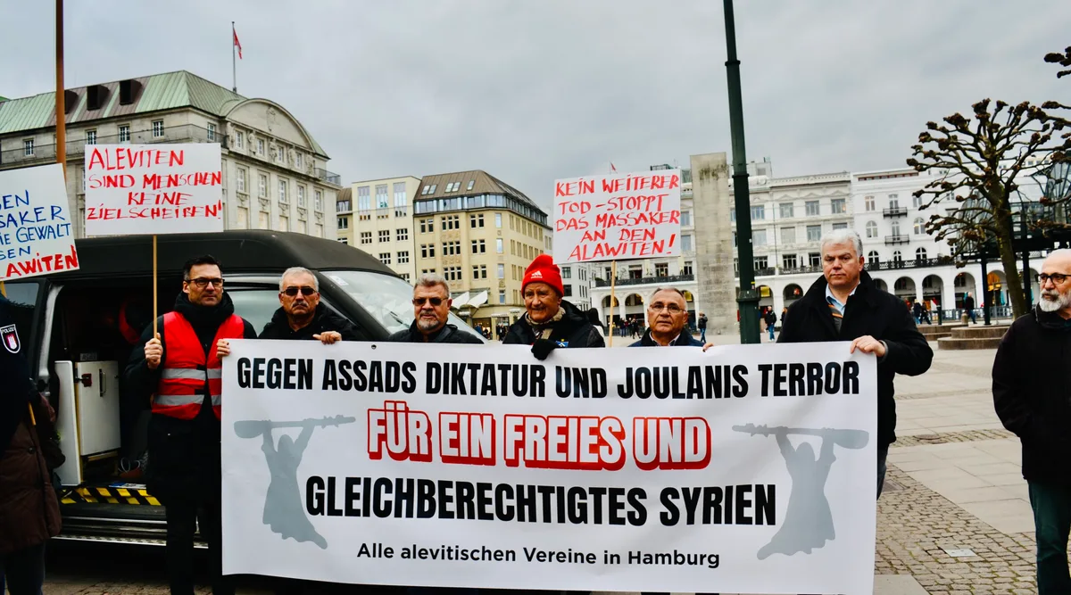 Protest in Hamburg gegen Massaker an Aleviten in Syrien