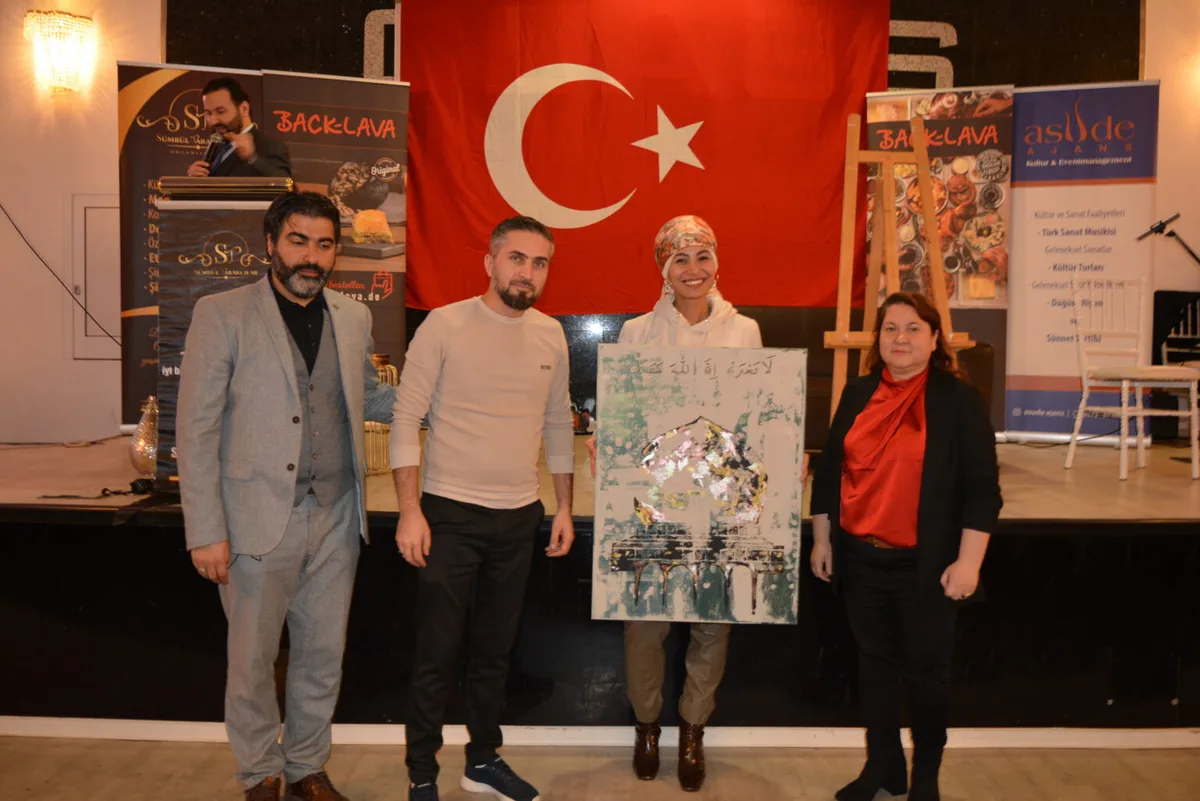 005-1-1536x1025-1-1024x683 Eğitimci Yazar Alişan Kapaklıkaya  Hamburg’da Gönüllere su serpti
