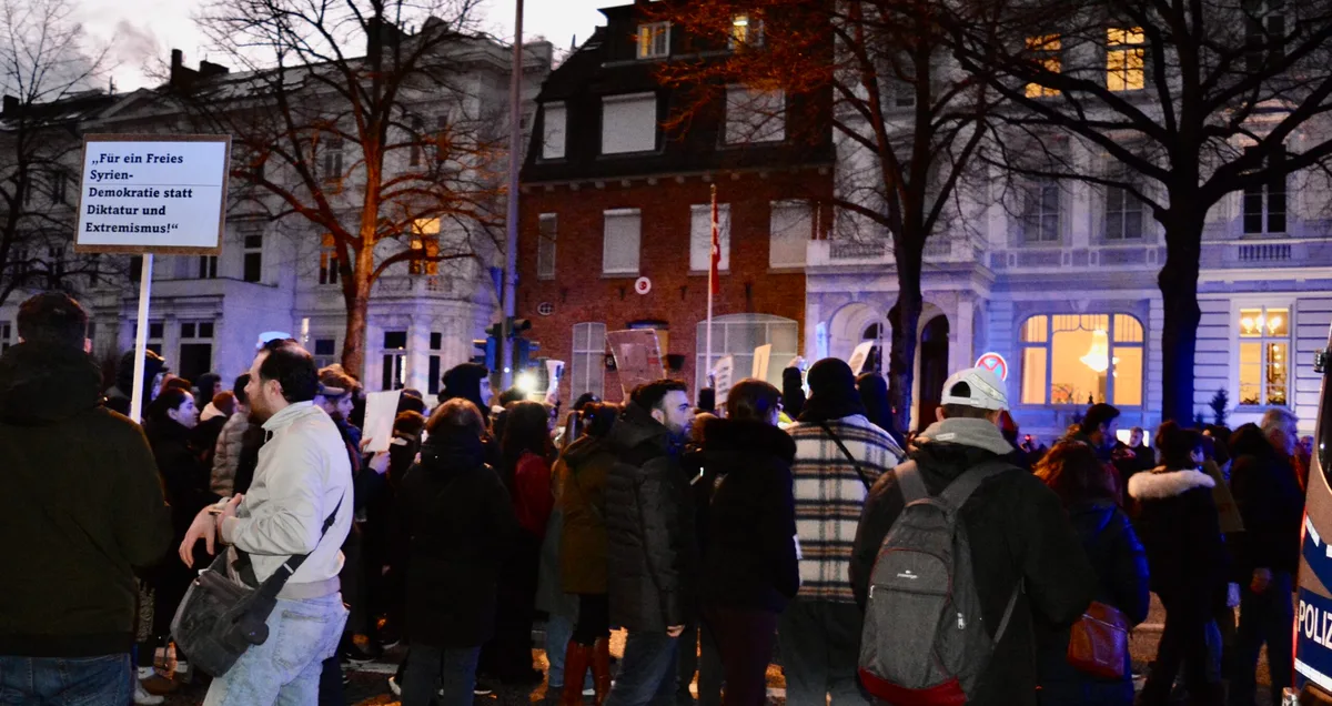 Protest in Hamburg gegen Massaker an Aleviten in Syrien