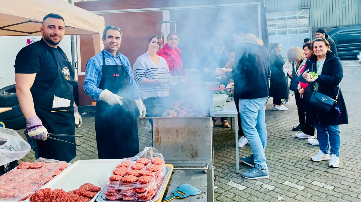 Bei Haak-Bir wird das Nevruz-Feuer für Gerechtigkeit und Freiheit entzündet