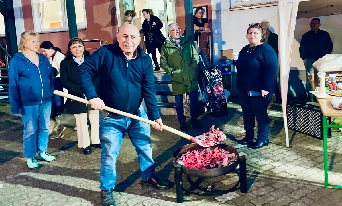 Bei Haak-Bir wird das Nevruz-Feuer für Gerechtigkeit und Freiheit entzündet