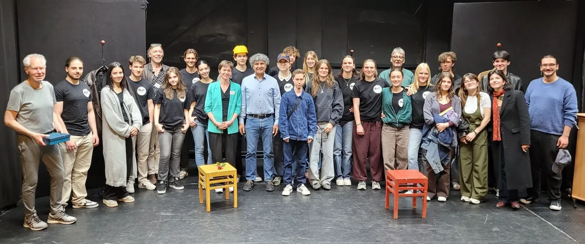 Goruntu-1-1024x428 Hamburg’da 8. Tiyatro Köprüsü Festivali Açıldı