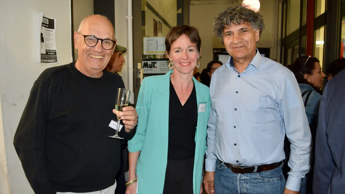Goruntu-24-1024x576 Hamburg’da 8. Tiyatro Köprüsü Festivali Açıldı