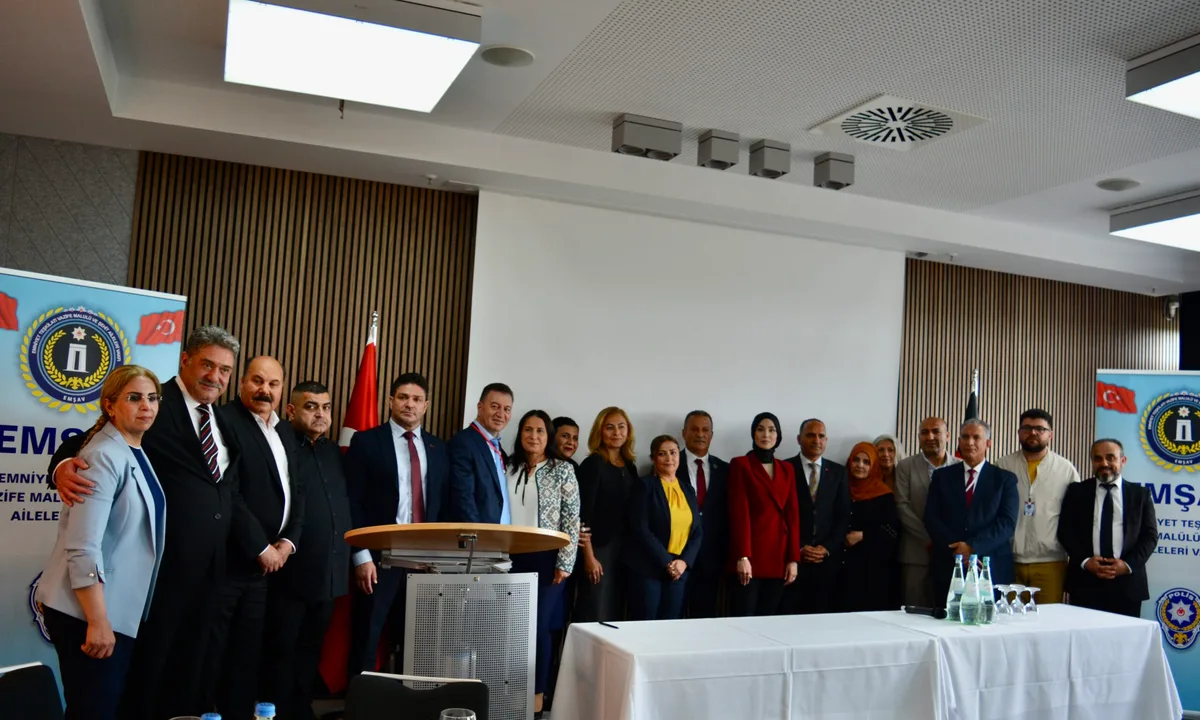 Unterstützung für Angehörige Gefallener beim EMŞAV-Treffen in Hamburg