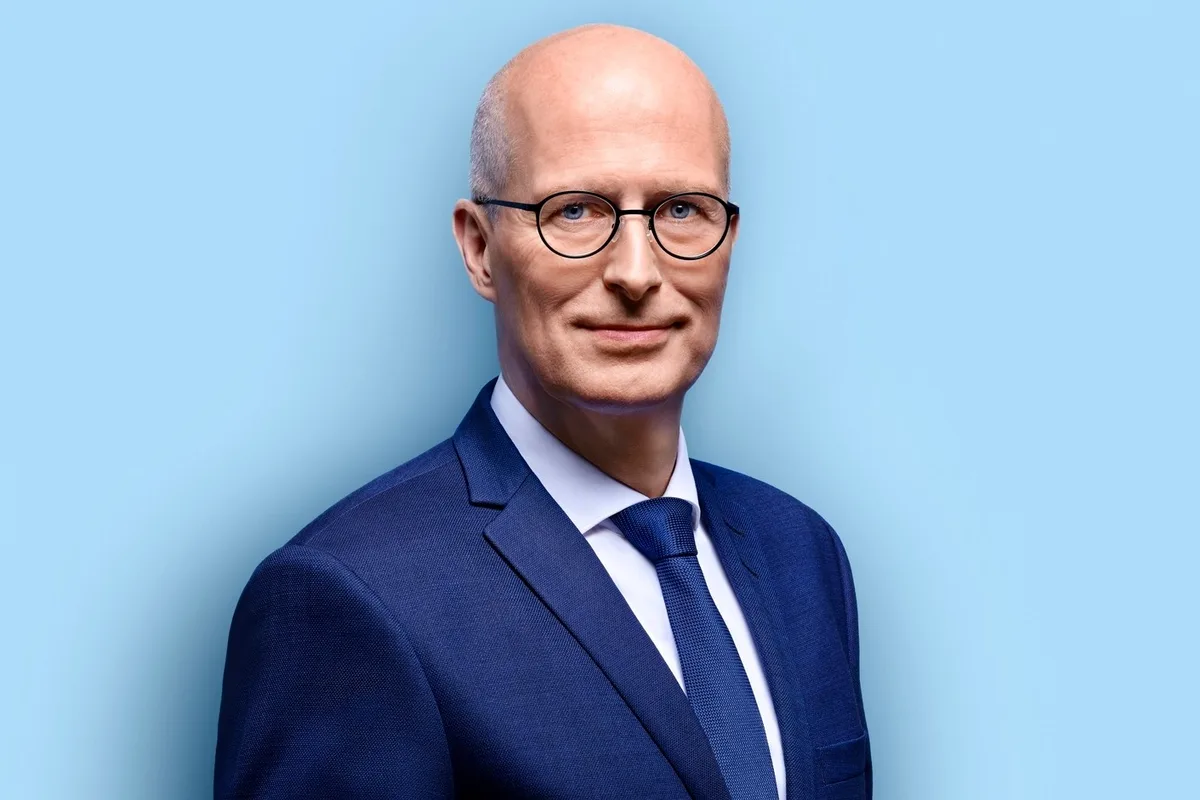 472114029_1028146082454607_2289501059793802327_n-1024x683 Hamburg Halkı "Evet" Dedi, Yeni İklim Yasası Kabul Edildi