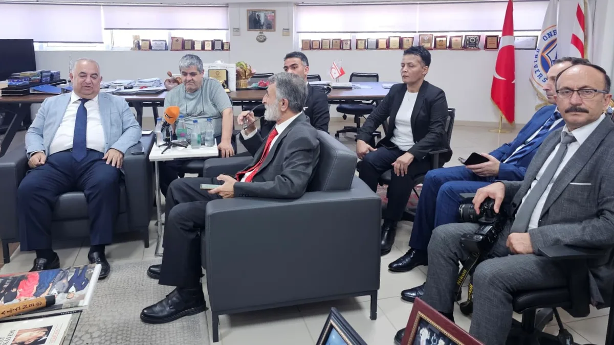 Unknown-91-1024x576 HTBB’den Kıbrıs Genç TV’ye Ziyaret