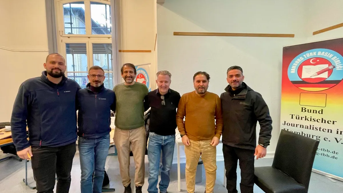 0-8-1024x576 Fenerbahçeliler Hamburg’da Kulaklara Ses Oldu