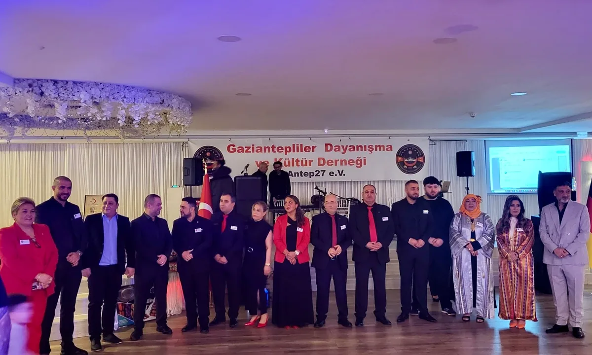Fatma Şahin live beim Gaziantep-Abend in Hamburg zugeschaltet
