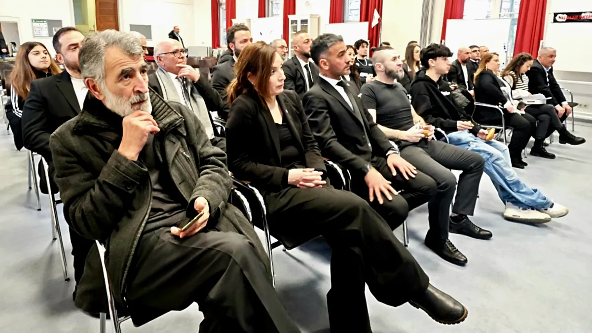 PHOTO-2026-02-09-19-05-40-1-1024x576 Hamburg Beşiktaşlılar Birliği’nde Akçelik Yeniden Başkan