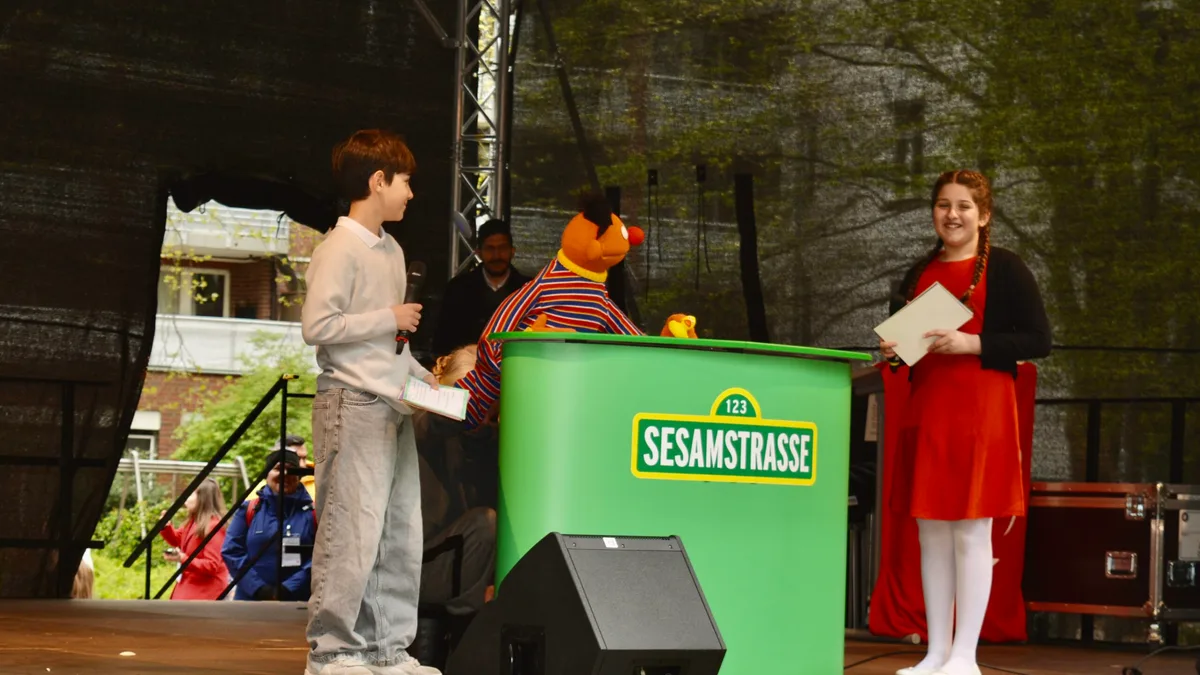 DSC_0423-1024x576 Hamburg’da Binlerce Kişi 23 Nisan Kutlamasında Buluştu
