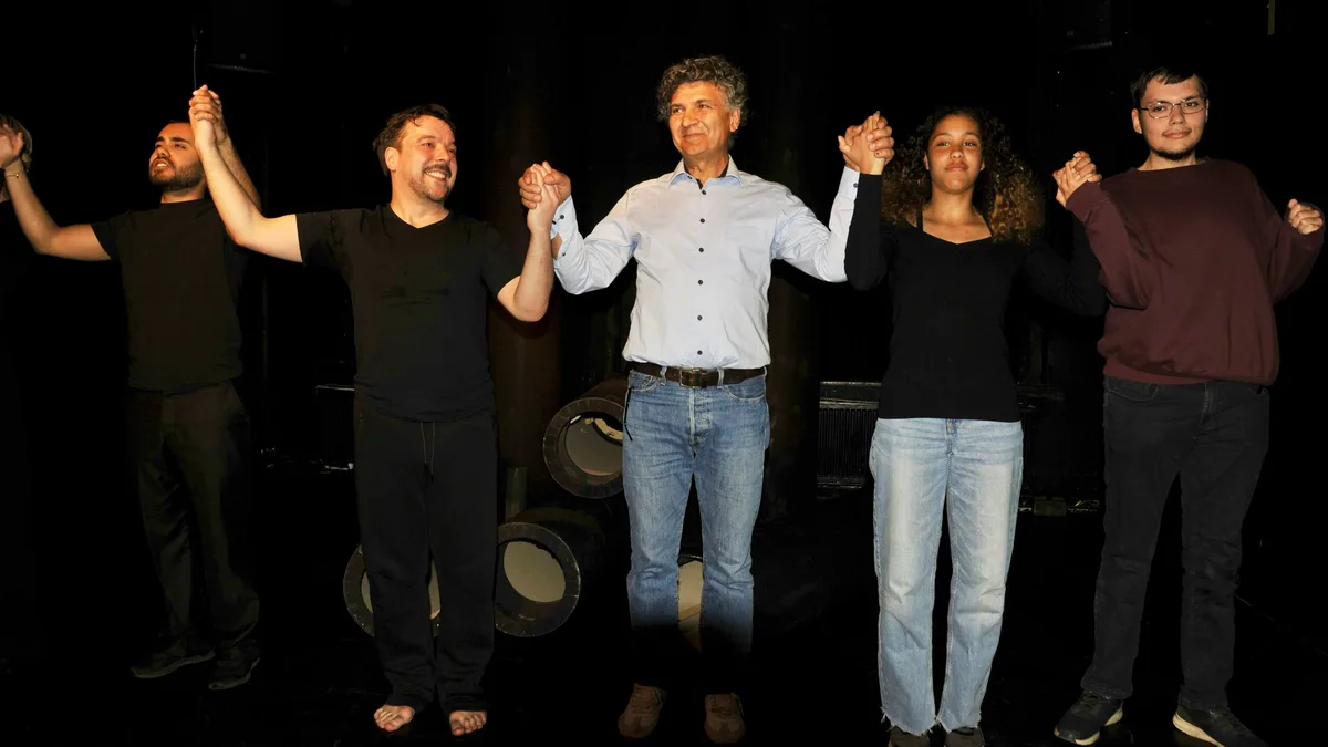 9. Theaterbrückenfestival in Hamburg beginnt mit Antikriegsstück