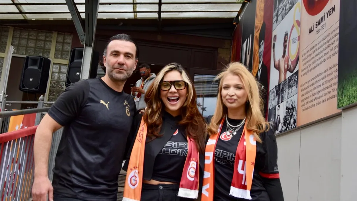 PHOTO-2026-05-10-16-54-24-2-1024x576 Galatasaray’ın Şampiyonluğu Hamburg’da Coşkuyla Kutlandı