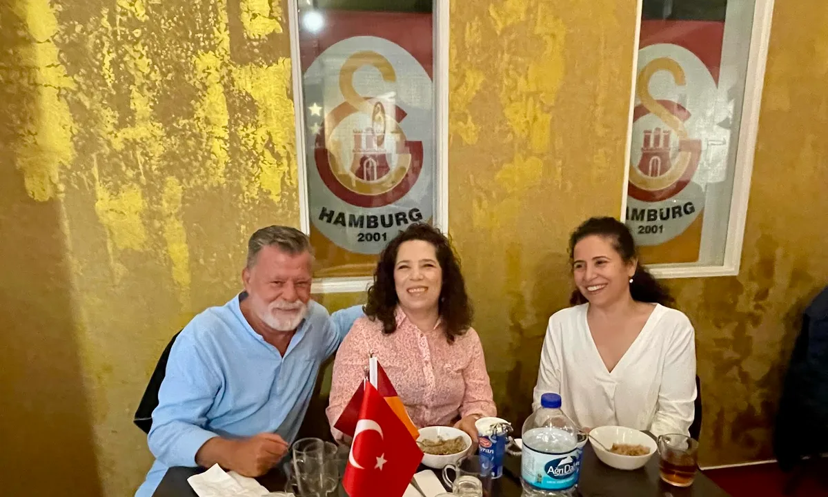 0-19-1050x630 Galatasaray Hamburg'un Geleneksel Pilav Günü'nde Büyük Dayanışma