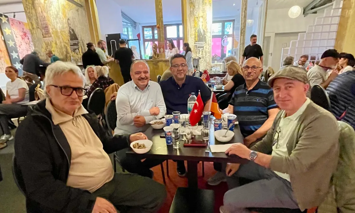 0-5-1050x630 Galatasaray Hamburg'un Geleneksel Pilav Günü'nde Büyük Dayanışma