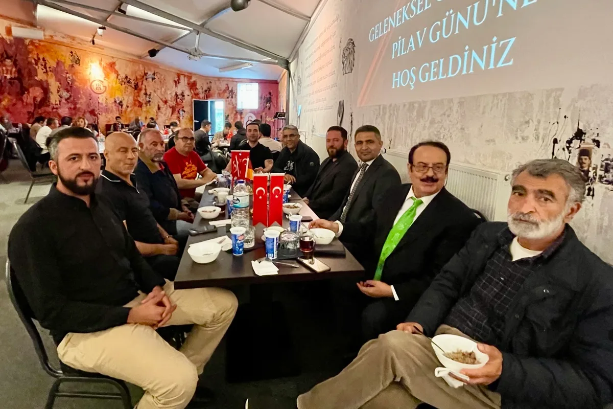 IMG_9951-1050x700 Galatasaray Hamburg'un Geleneksel Pilav Günü'nde Büyük Dayanışma